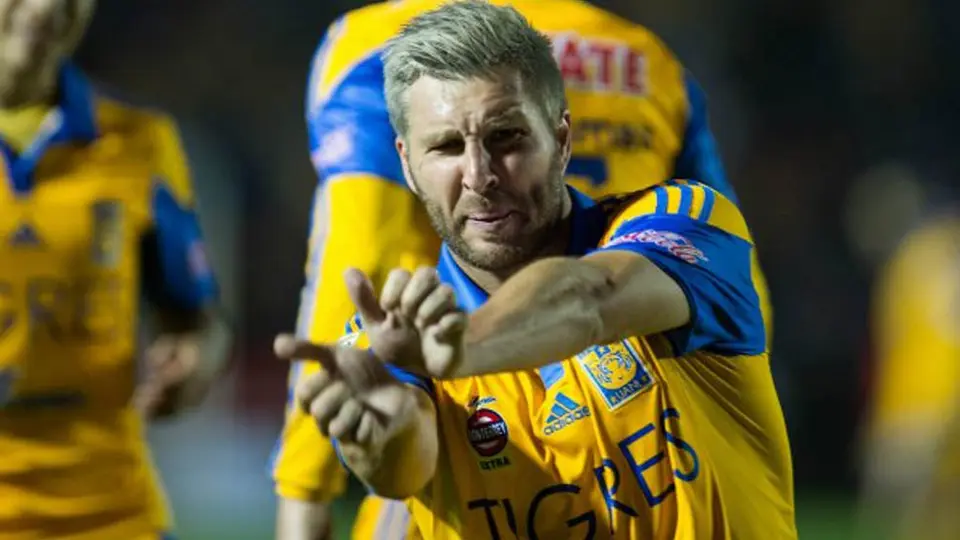 Mundo del futbol hace homenaje al Día de Goku
