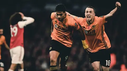 Raúl Jiménez firmó anotación del empate del Wolves contra el Arsenal