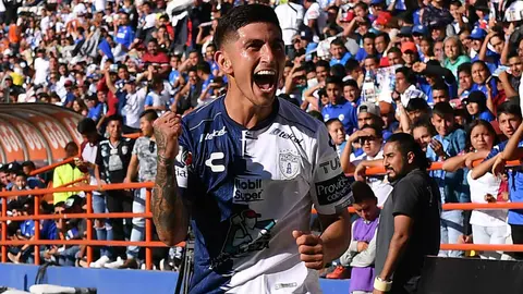 Marco Garcés aceptó que futuro de Víctor Guzmán estaría en Chivas o en Europa