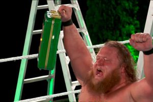 Otis y Asuka, los ganadores de Money in the Bank 2020