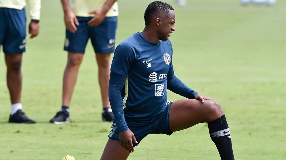 América: Renato Ibarra se reunió con directiva de las Águilas tras problemas legales