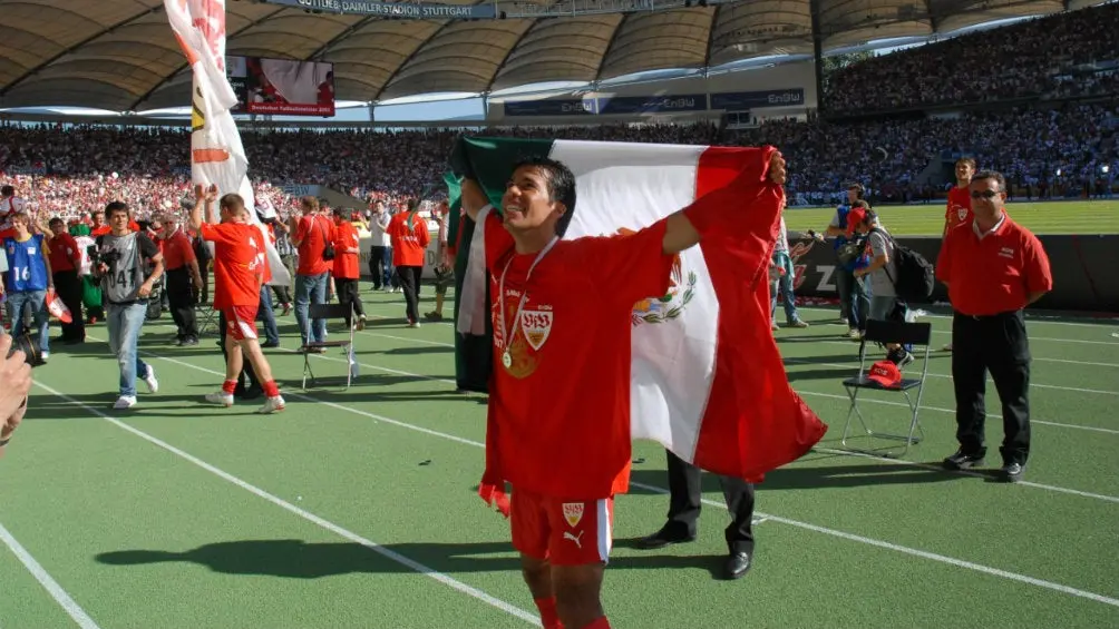 Pável Pardo con la bandera de México | RÉCORD
