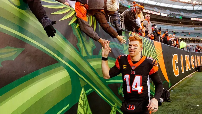 Andy Dalton regresó a la titularidad para darle a Bengals su primer triunfo de la temporada