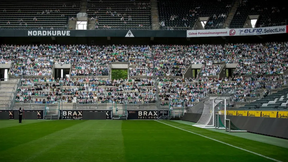 Gladbach anunció que ya tiene listos a sus aficionados de cartón