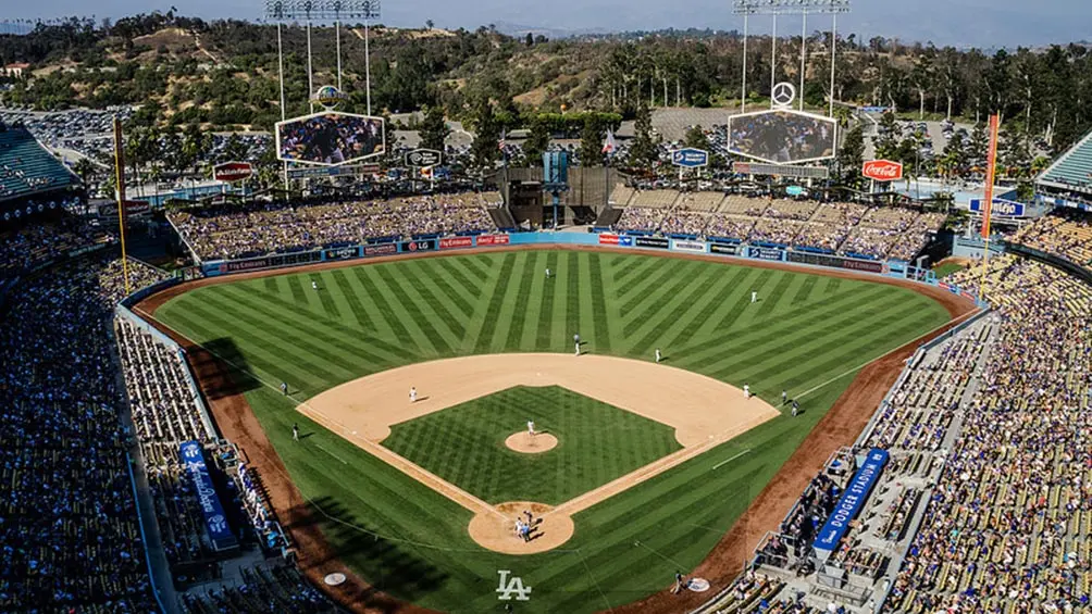 Dodger Stadium lleno en un juego de los Dodgers | AP