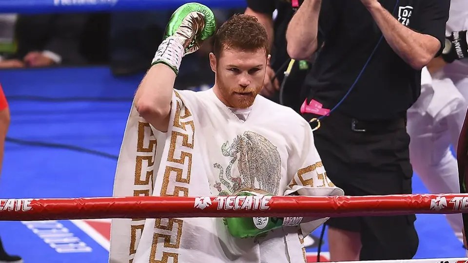 Canelo no le cierra las puertas a una combate con un peleador de UFC