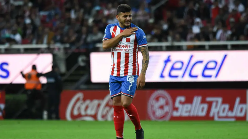 Chivas: Alexis Vega estará fuera dos semanas por lesión