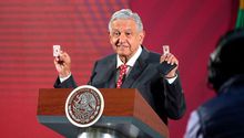 AMLO mostró imágenes religiosas como escudo protector contra el coronavirus