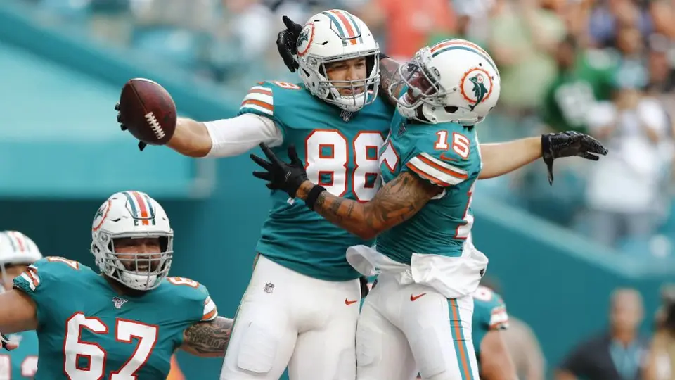 Dolphins sorprendió y venció a Eagles con remontada incluida