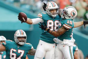 Dolphins sorprendió y venció a Eagles con remontada incluida