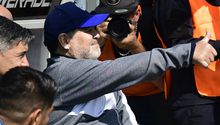Maradona recibió visita 'especial' en el entrenamiento de Gimnasia y Esgrima La Plata