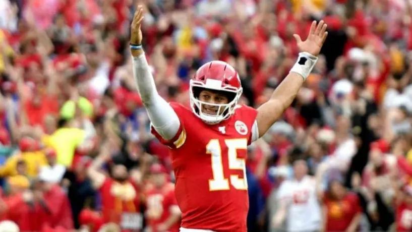 Mahomes realizó toda la práctica con Chiefs y podría jugar contra Titans