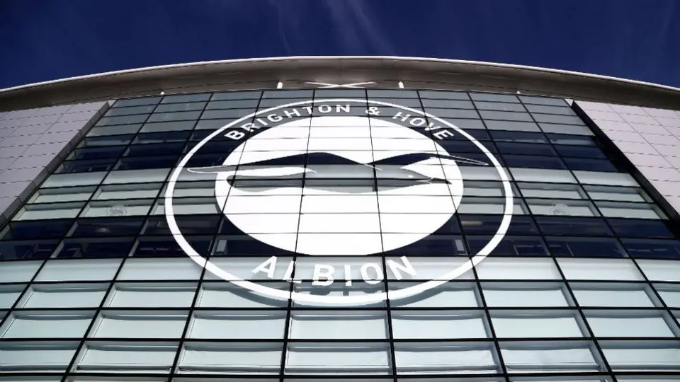 Brighton, de la Premier League, confirmó tercer positivo por coronavirus en el equipo