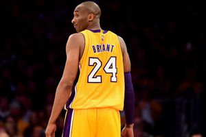 Kobe Bryant encabeza finalistas para el Salón de la Fama de la NBA