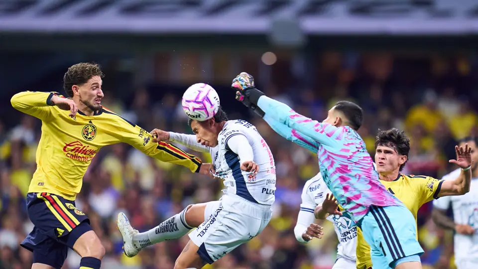 Jugada del posible penal en favor de Pachuca ante América | MexSport