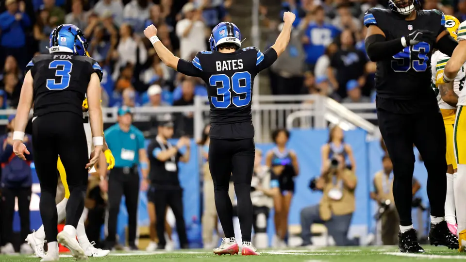Jake Bates festeja el gol de campo conseguido ante Green Bay | AP