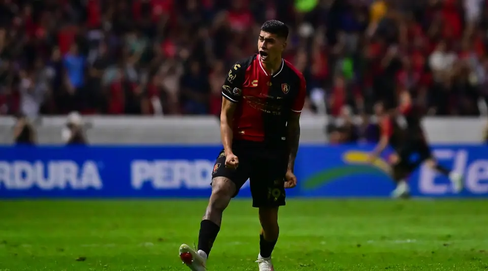 Kevin Zenón marca el 2 a 2 para el Atlas ante el Puebla | MEXSPORT