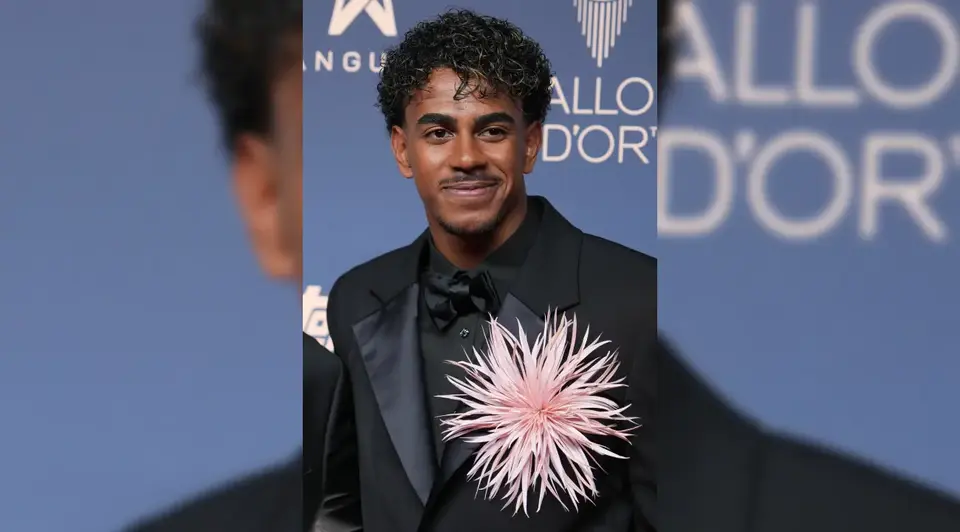Lamine Yamal, jugador del Barcelona, en la ceremonia del Balón de Oro 2026 | AP