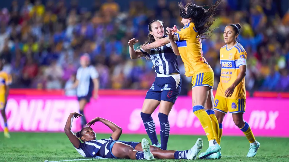 El Clásico Regio Femenil tuvo sus conatos de bronca | Mexsport