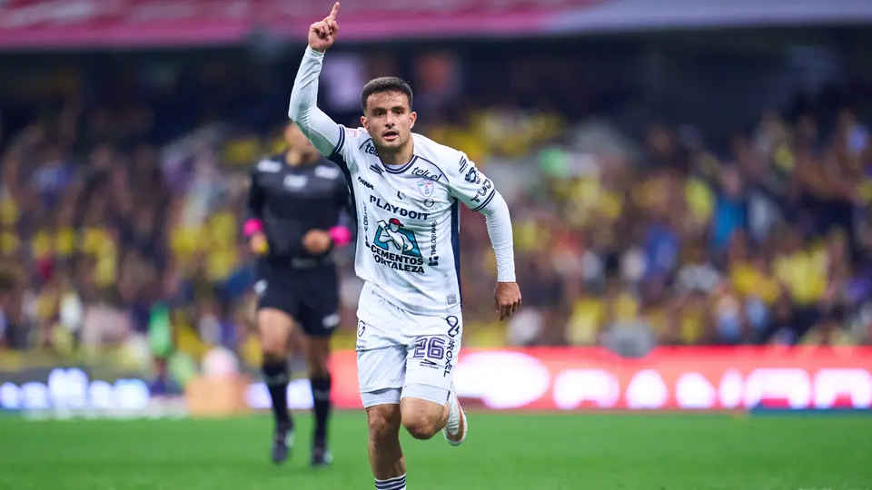 Alan Bautista adelanta a Pachuca en el duelo ante América en homenaje a Memo Ochoa | MexSport