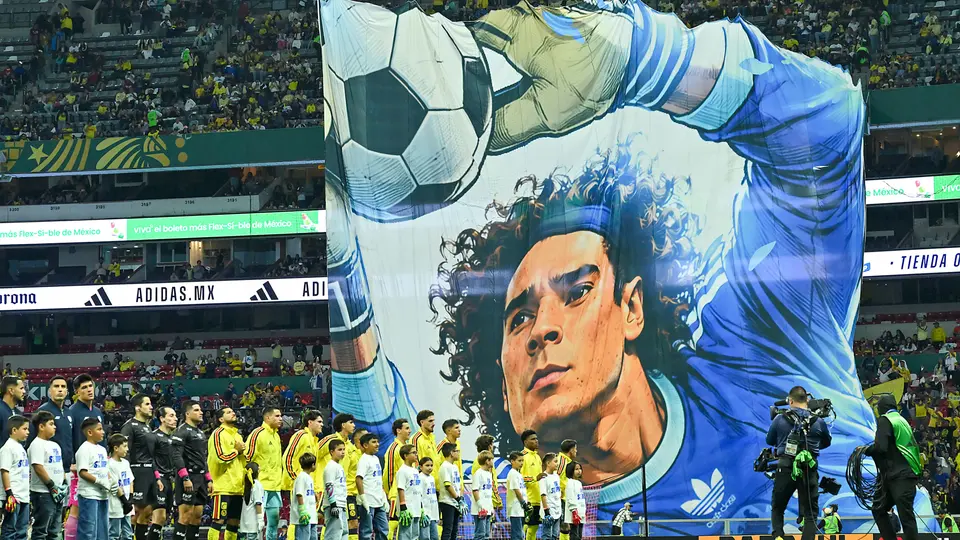 ¡Por s13mpre, Memo! América y homenaje a Guillermo Ochoa con espectacular tifo