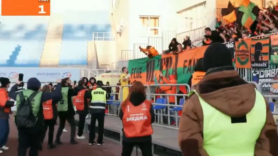 ¡Insólito! Portero marca golazo de tiro libre al minuto 87 y le da la victoria a su equipo