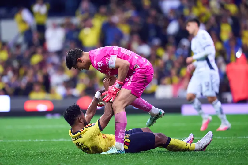 Miguel Borja después de fallar un tiro ante Pachuca l MEXSPORT
