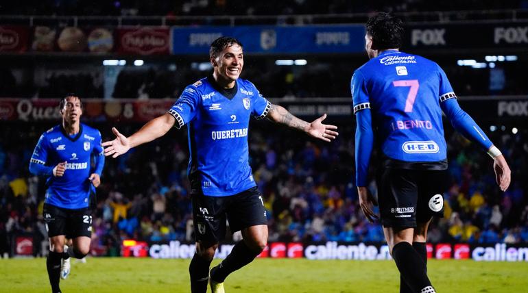 Mateo Coronel empata el partido para Querétaro ante Cruz Azul | IMAGO7