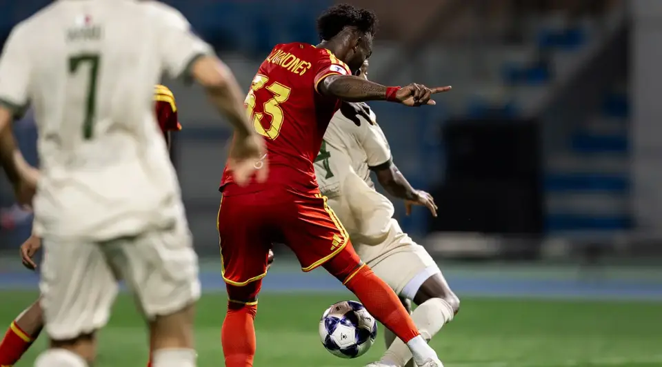 Julián Quiñones, jugador del Al Qadisiya, en festejo de gol en la Champions League AFC | @AlQadsiahEN