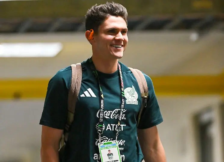 Israel Reyes en concentración con México l IMAGO7