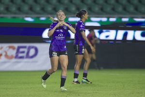 Aficionado hace pedido curioso a jugadora de la Liga MX Femenil