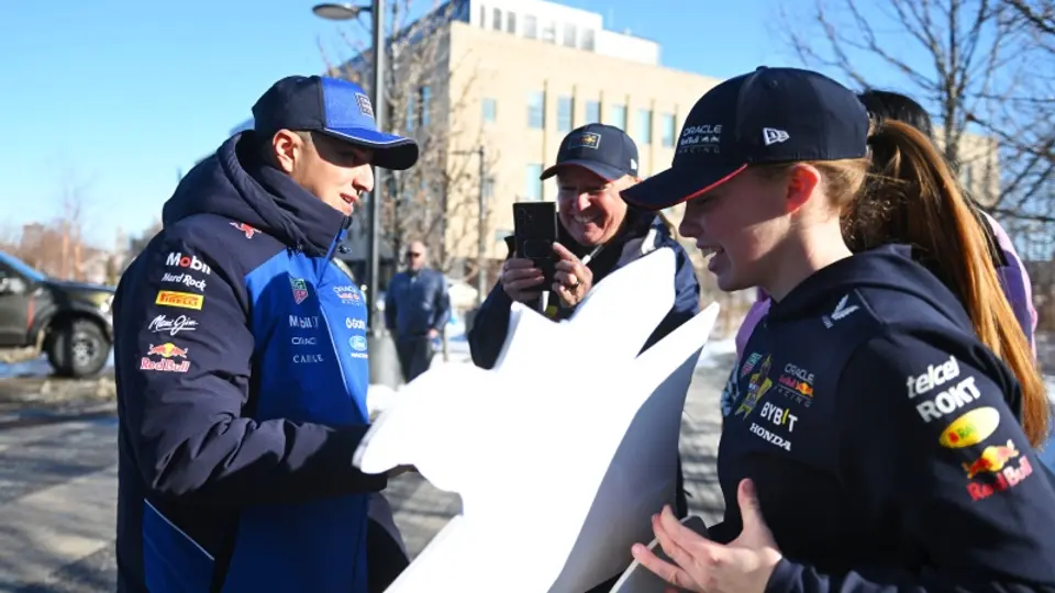 Hadjar ascendió a Red Bull para la Temporada 2026