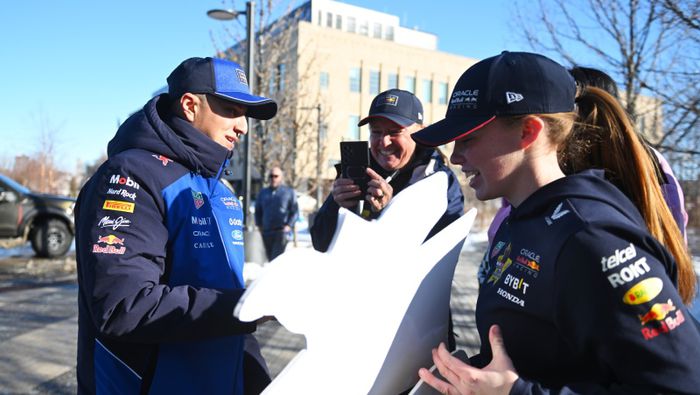 Hadjar ascendió a Red Bull para la Temporada 2026