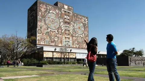 La Universidad Nacional Autónoma de México se mantiene como la institución de educación superior mejor ubicada del país a nivel internacional./ Pixabay