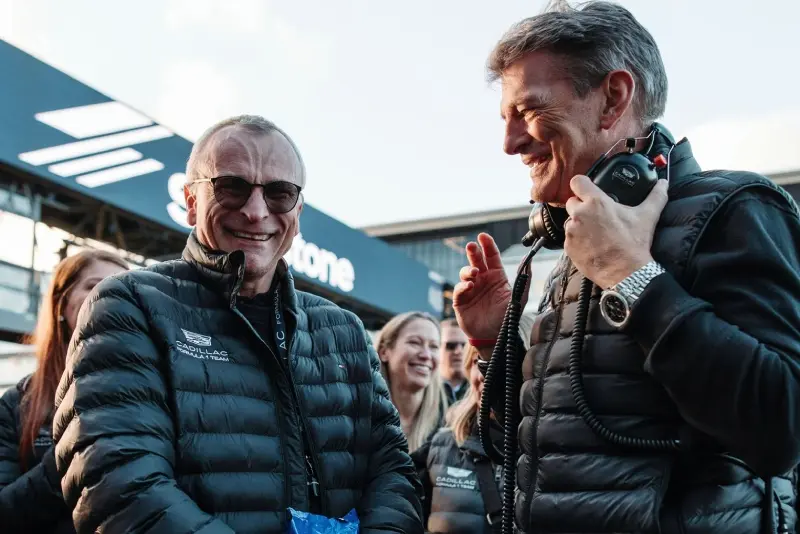 Graeme Lowdon explicó lo que pasó con Checo Pérez en Barcelona