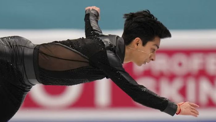 Donovan Carrillo en competencia