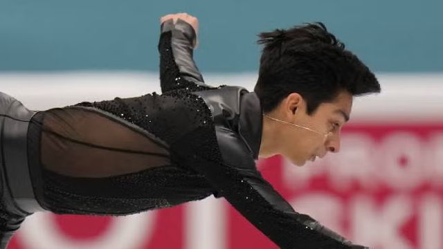 Donovan Carrillo en competencia