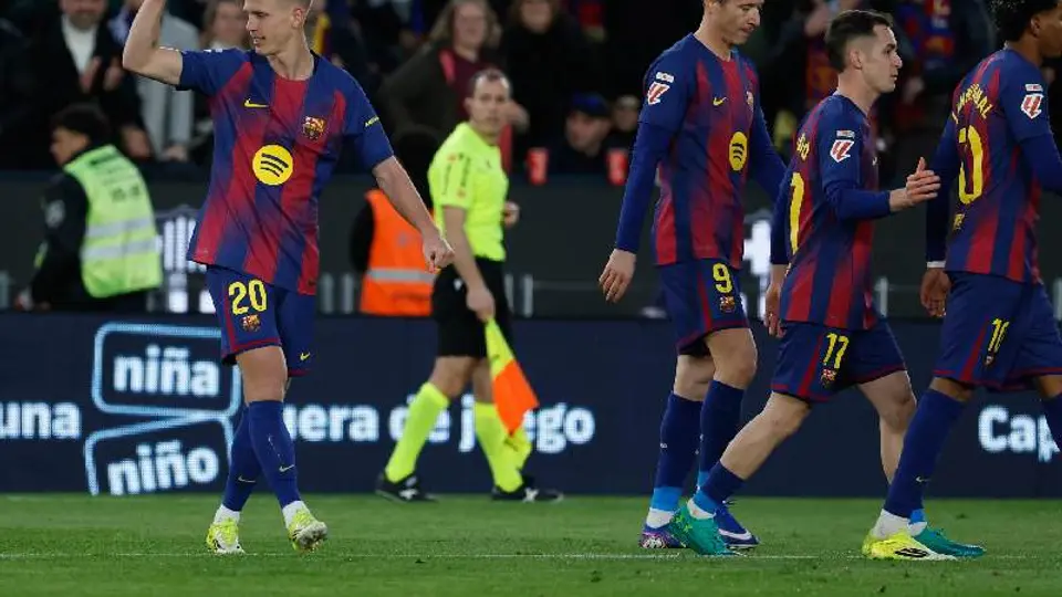 Barcelona en partido con Real Oviedo l AP