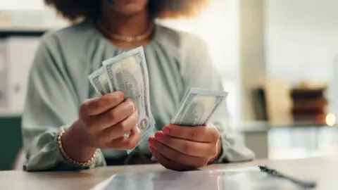 El valor del billete verde puede variar dependiendo cada institución bancaria/Pixabay