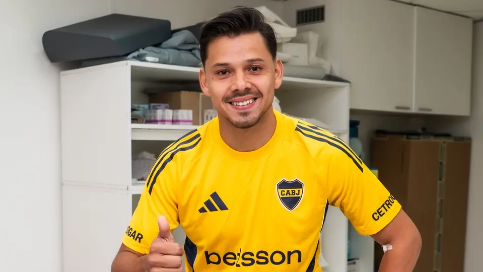 Primera foto oficial de Romero como jugador de Boca | X: @BocaJrsOficial