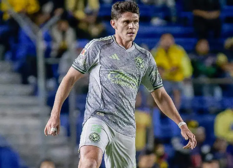 Israel Reyes en duelo ante San Luis l IMAGO7
