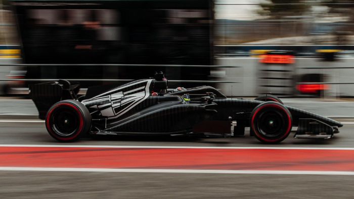 Checo y Cadillac tuvieron actividad este lunes en el shakedown en Barcelona