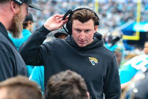 Bills tienen en la mira al coordinador ofensivo de los Jaguars para su puesto de entrenador en jefe