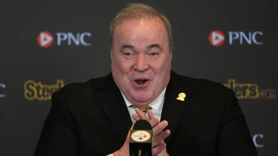 McCarthy fue presentado con los Steelers | AP