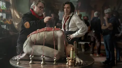 Guillermo del Toro es un cineasta, guionista y productor mexicano, considerado una de las figuras más influyentes del cine contemporáneo/ AP