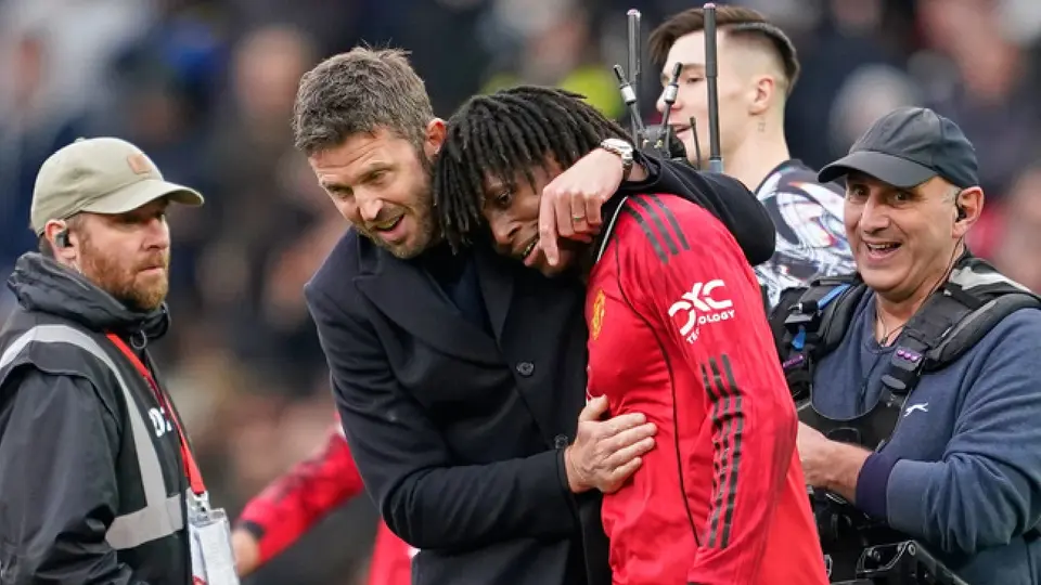 Manchester United pierde a Patrick Dorgu por lesión