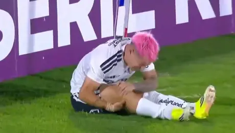 Se confirmó que jugador de Colo-Colo que se lesionó tras cobrar penal a lo panenka se rompió la rodilla