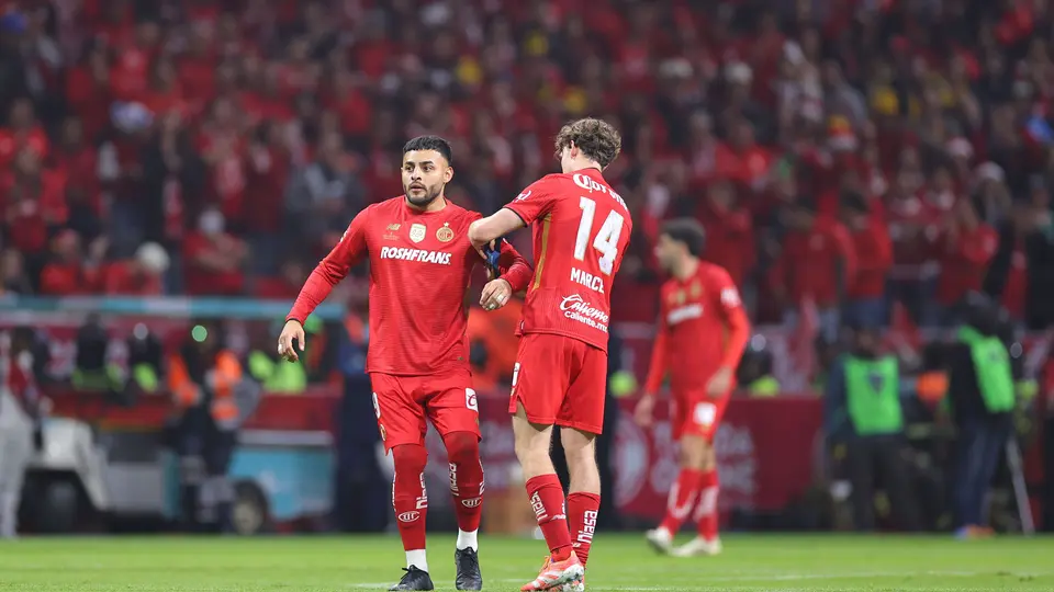 Alexis Vega y Marcel Ruíz en un partido de Toluca | Imago7