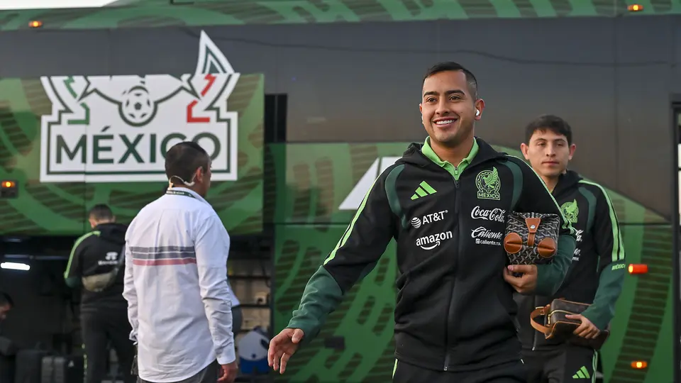 'Chiquito' Sánchez llegando al partido de México ante Islandia en Querétaro | Imago7