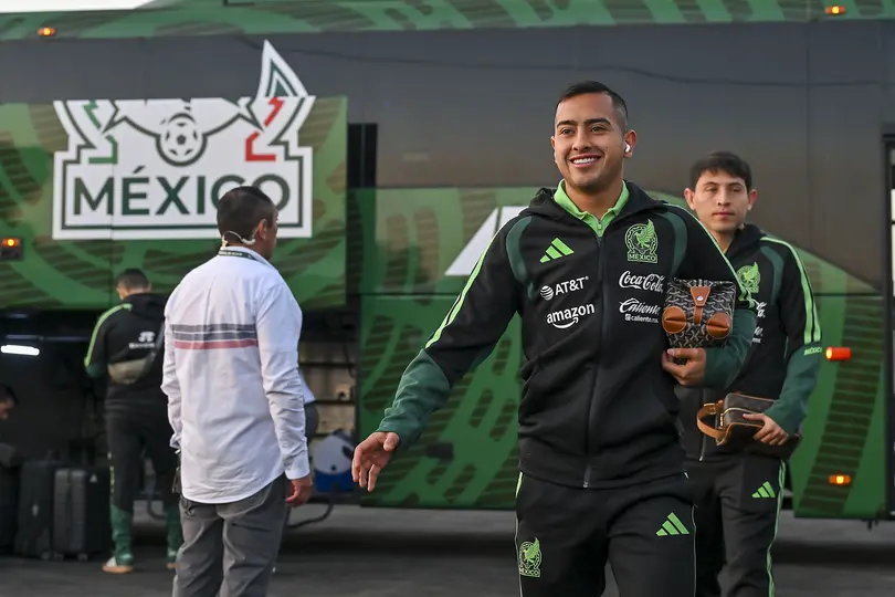 'Chiquito' Sánchez llegando al partido de México ante Islandia en Querétaro | Imago7